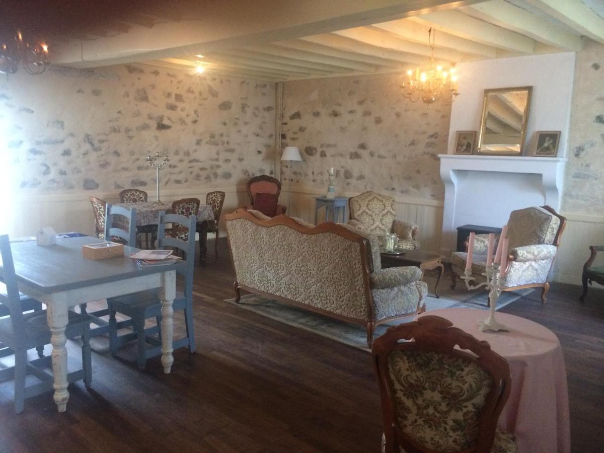 Chambres D'Hotes La Chaumiere Coulonges  Bagian luar foto