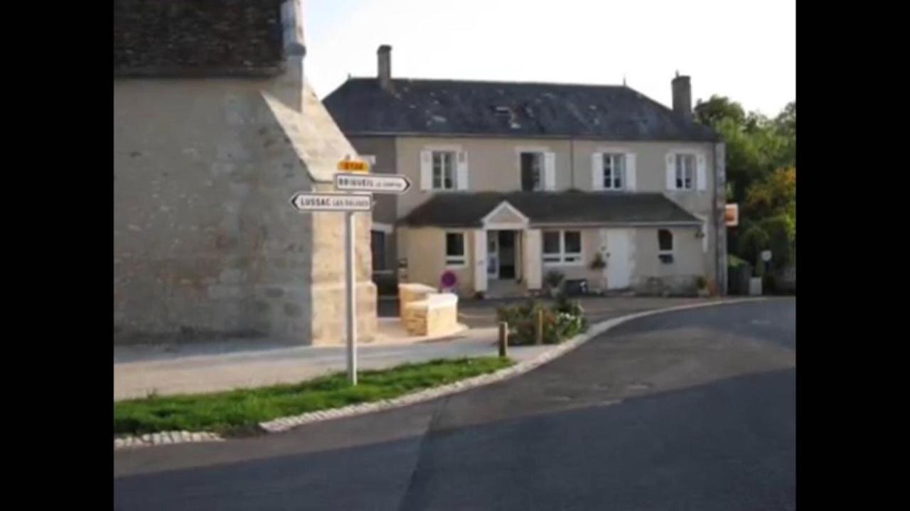 Chambres D'Hotes La Chaumiere Coulonges  Bagian luar foto
